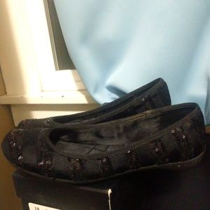 Inc black flats 6M